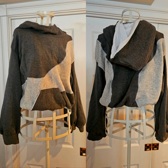 Cozy Grey and white cropped hoodie with flared sleeves - Picture 2 of 9